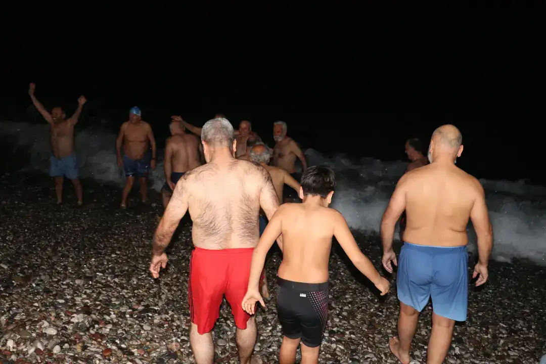 Antalya’da 2026 Yılını Denizde Karşıladılar 9